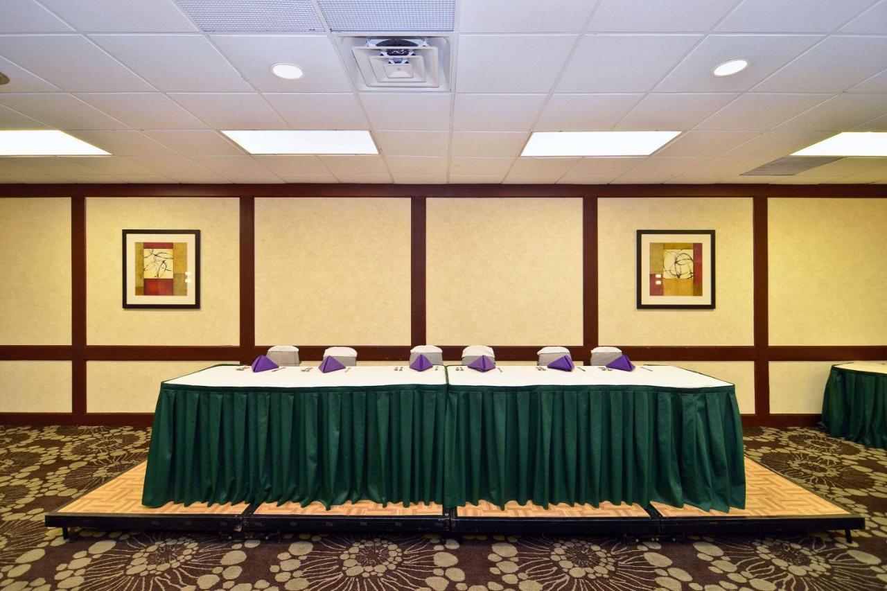 Quality Inn & Conference Center Akron Zewnętrze zdjęcie